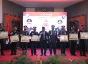 Hadiri HUT Bhayangkara ke-74, Bupati Muba Beri Penghargaan Polisi Berprestasi