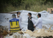 Ridwan Kamil Dampingi Jokowi Tinjau Perbaikan Tanggul Sungai Citarum di Kabupaten Bekasi