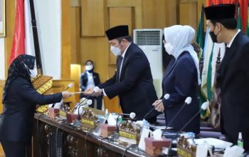 Gubernur Herman Deru Sampaikan LKPJ TA 2020