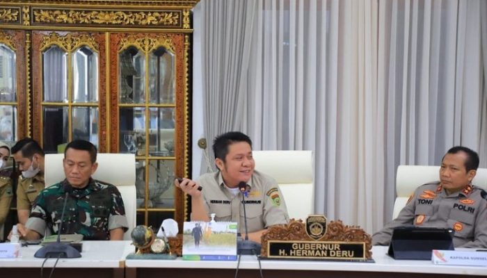 Gubernur Sumsel Herman Deru Pimpin Rapat Monitoring Ketersediaan Minyak Goreng di Sumsel