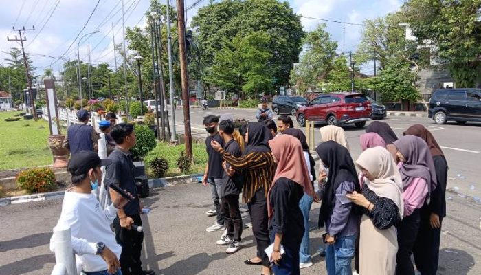 Indomaret dan Alfamart Diduga Langgar Perda, FUMMA Gelar Aksi di Depan Kantor Bupati Muba