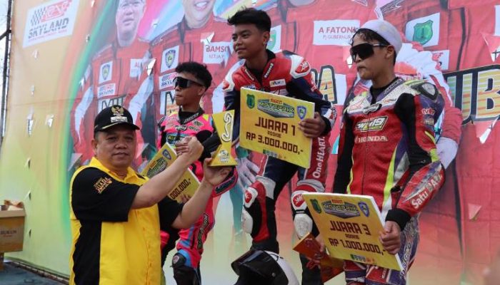 Pj Bupati Sandi Fahlepi Melepas Secara Resmi Kejurnas Motoprix Seri 1 2024